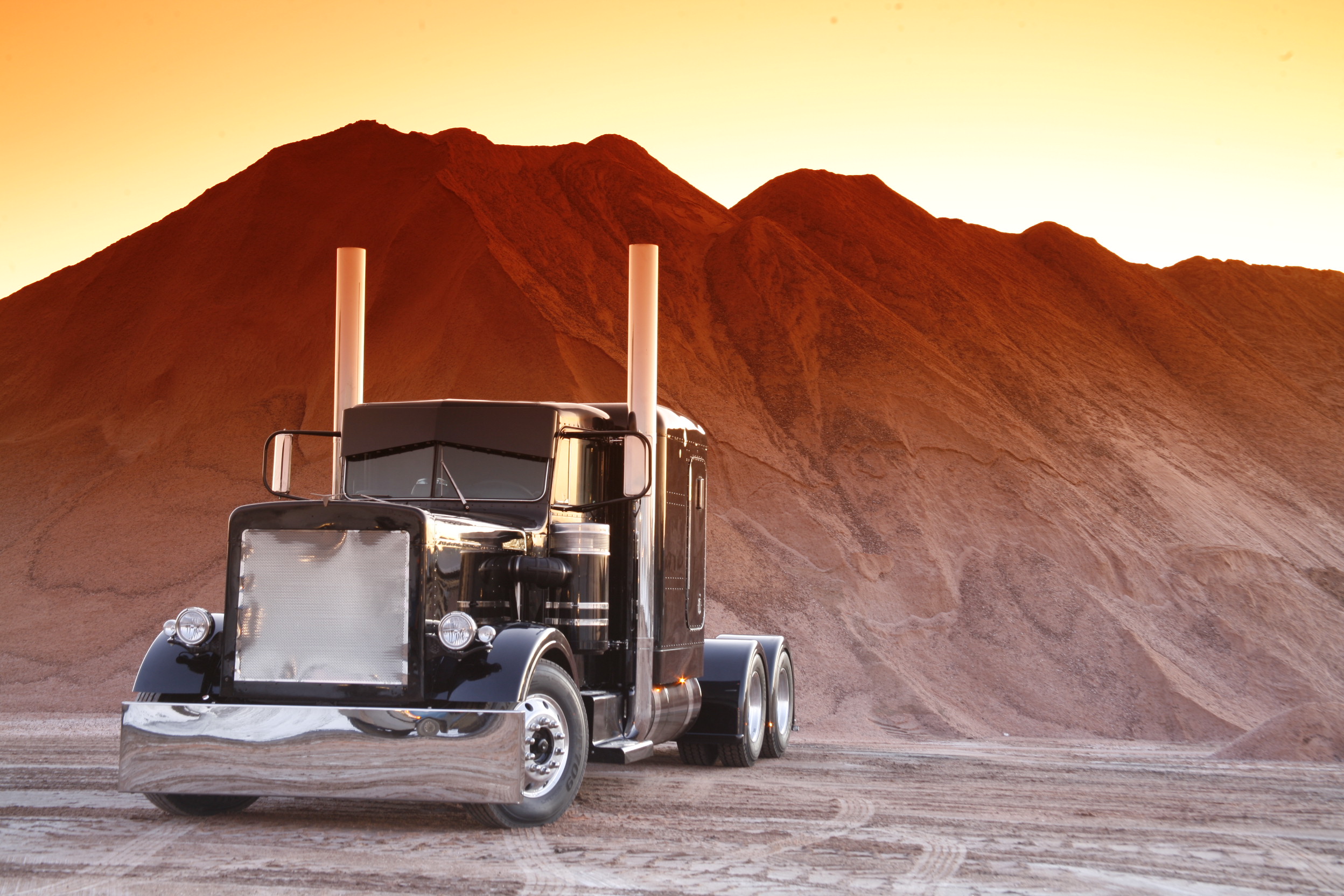 Marauder Peterbilt 359